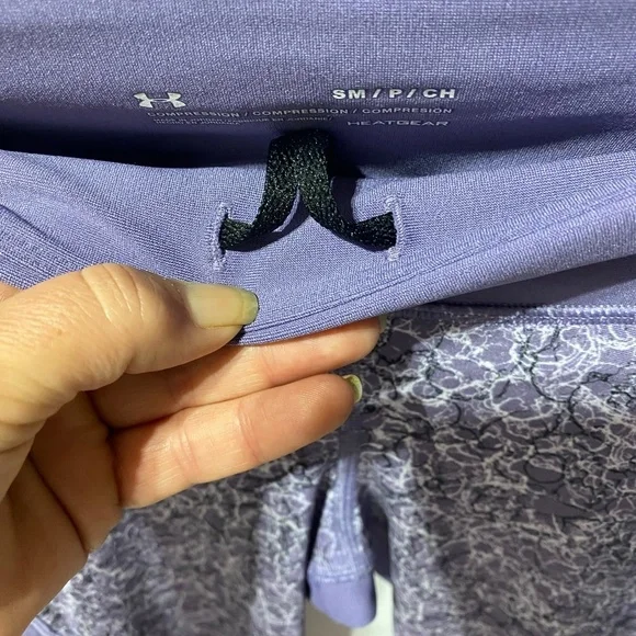 NWT Under Armour Heat Gear Compression Capri Leggings Lavender Small - Picture 4 of 10